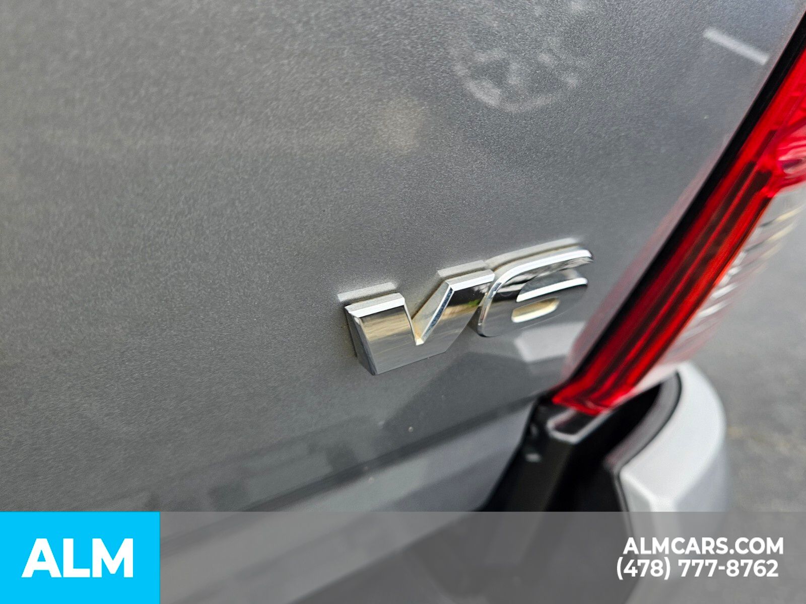 Vehicle image 15 of 32