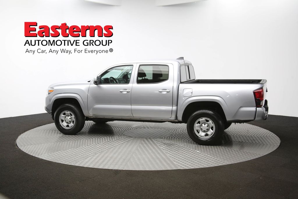 Vehicle image 33 of 59