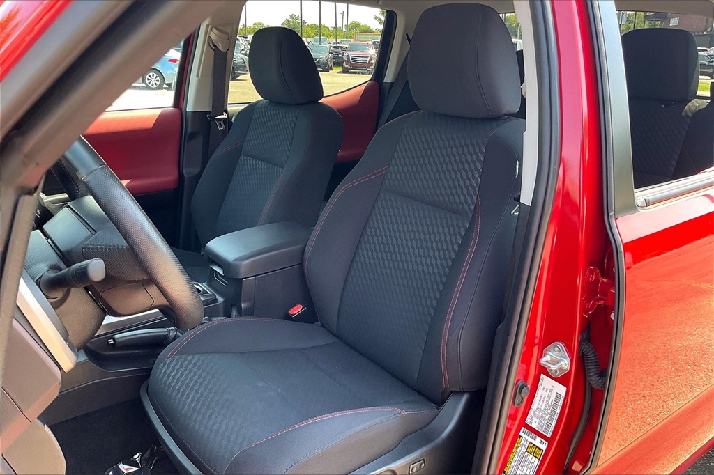 Vehicle image 22 of 34