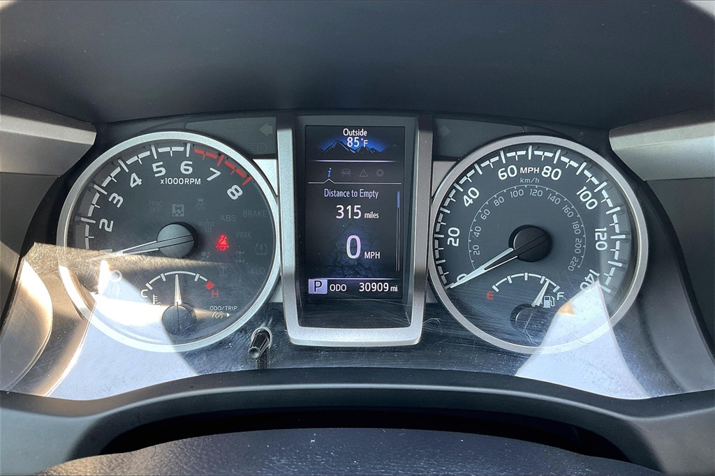 Vehicle image 14 of 34
