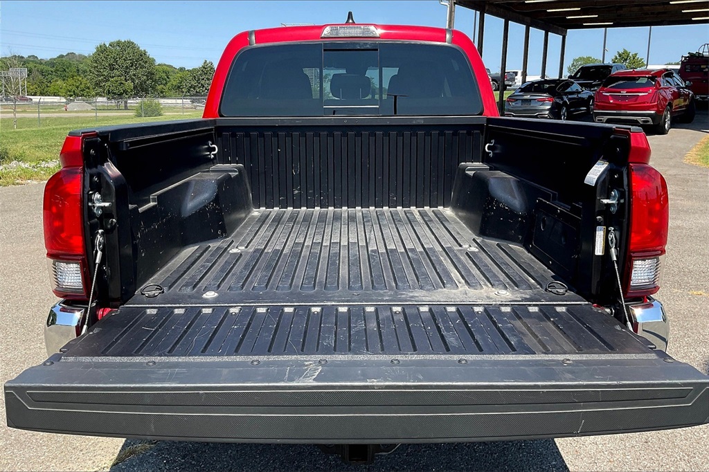 Vehicle image 8 of 34