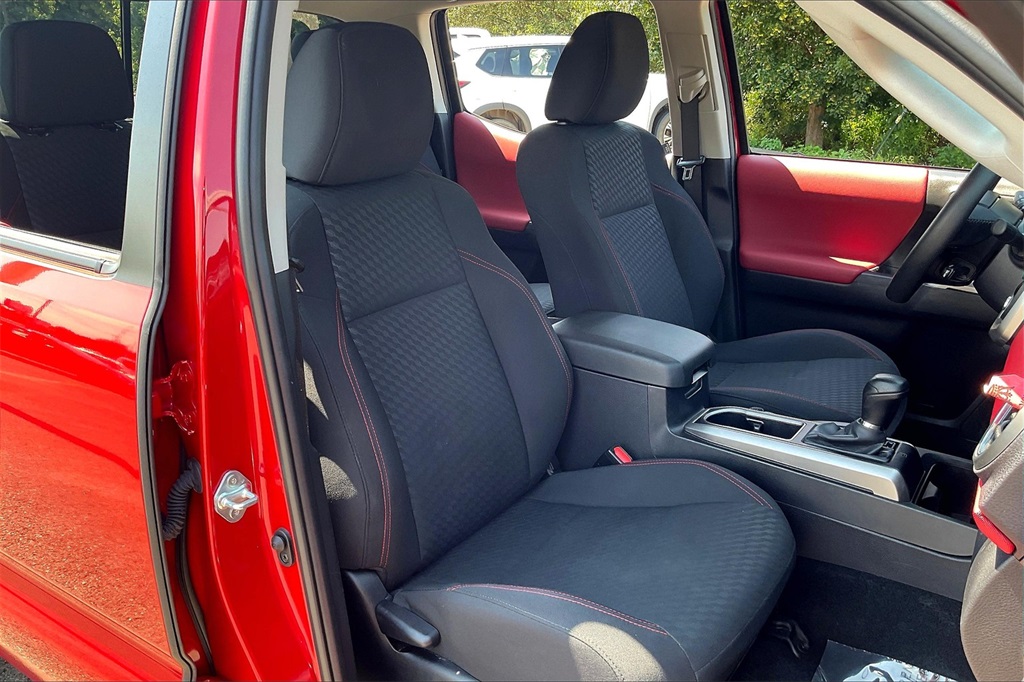 Vehicle image 29 of 34