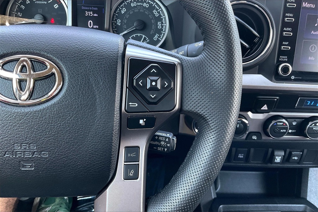 Vehicle image 13 of 34