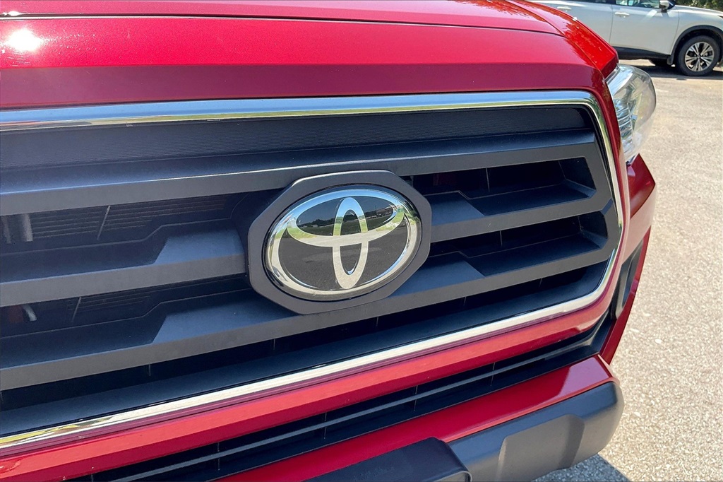 Vehicle image 32 of 34