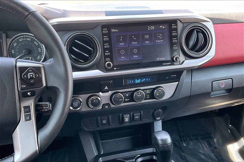 Vehicle image 11 of 34