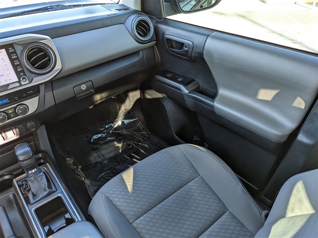 Vehicle image 24 of 36