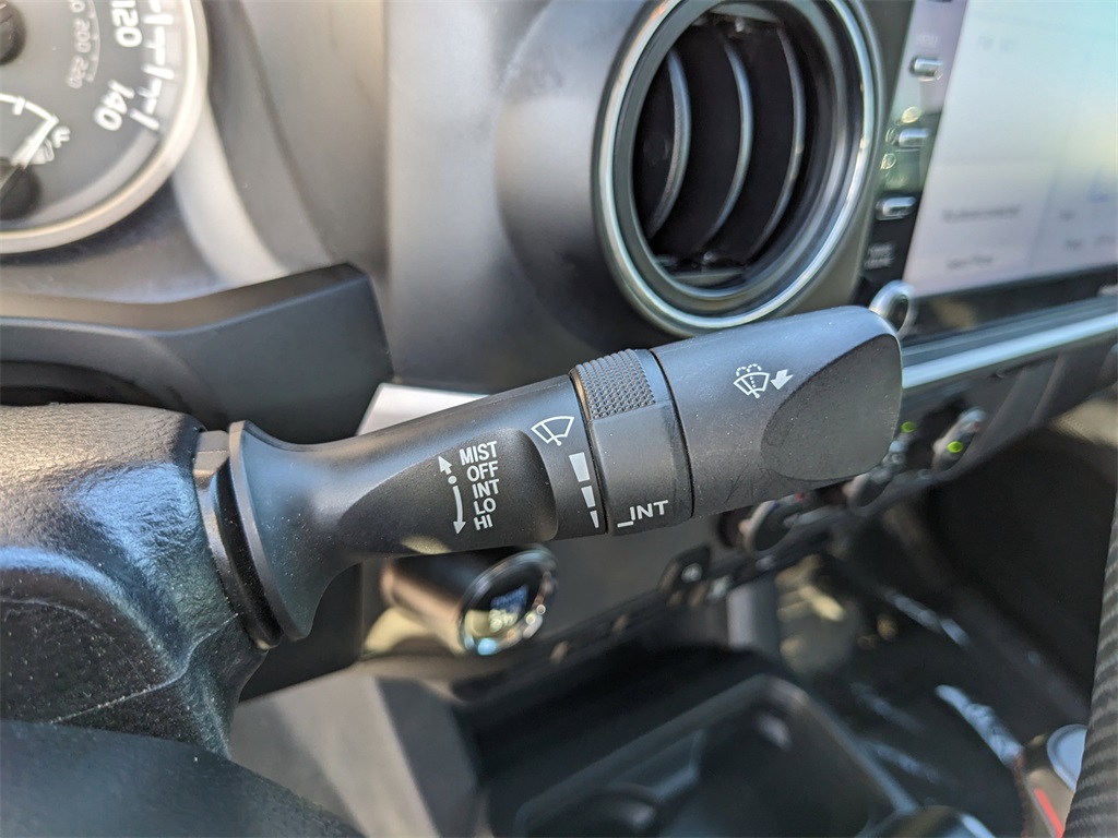 Vehicle image 25 of 36