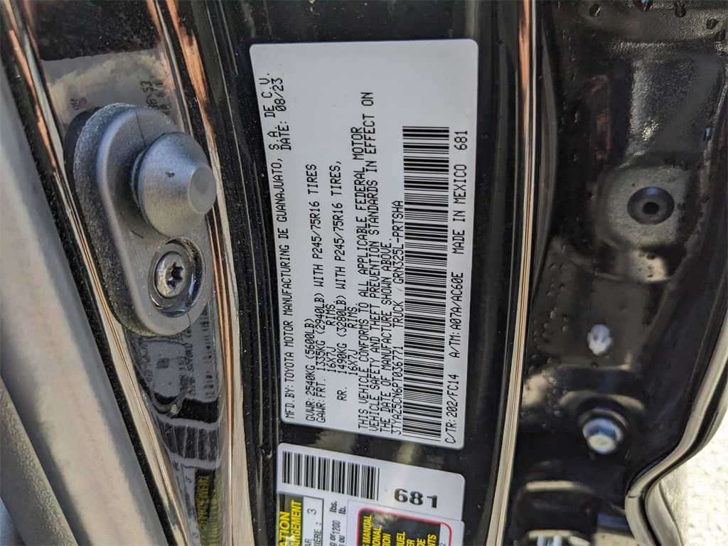 Vehicle image 22 of 36