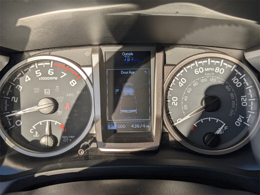 Vehicle image 18 of 36