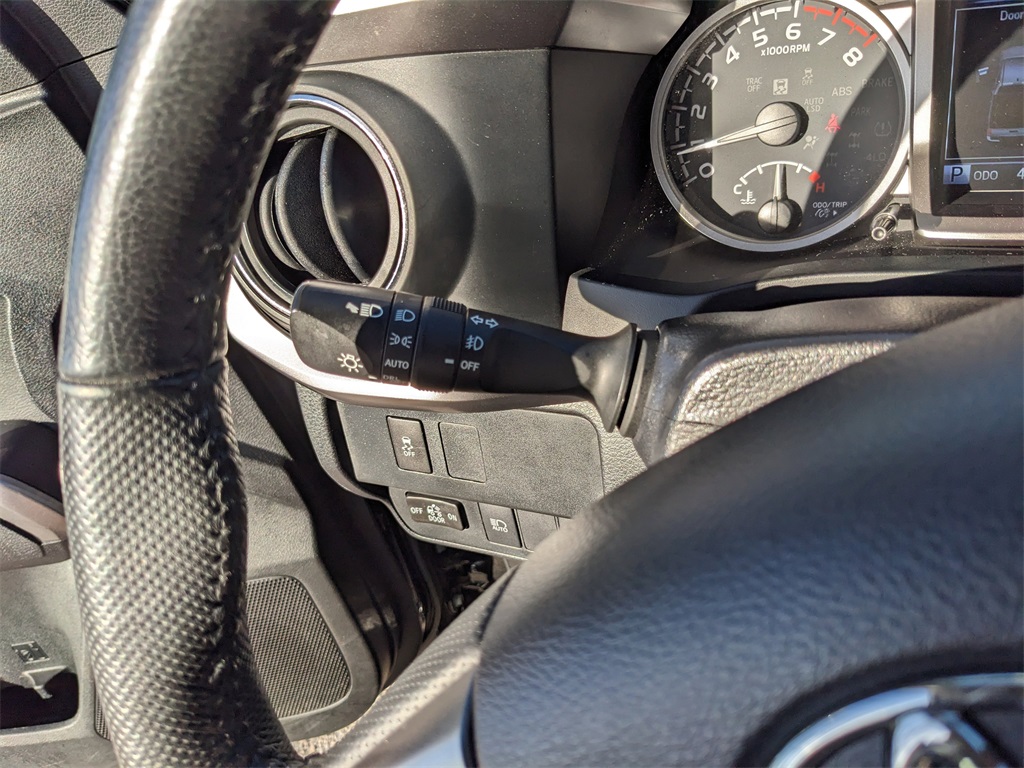 Vehicle image 34 of 36