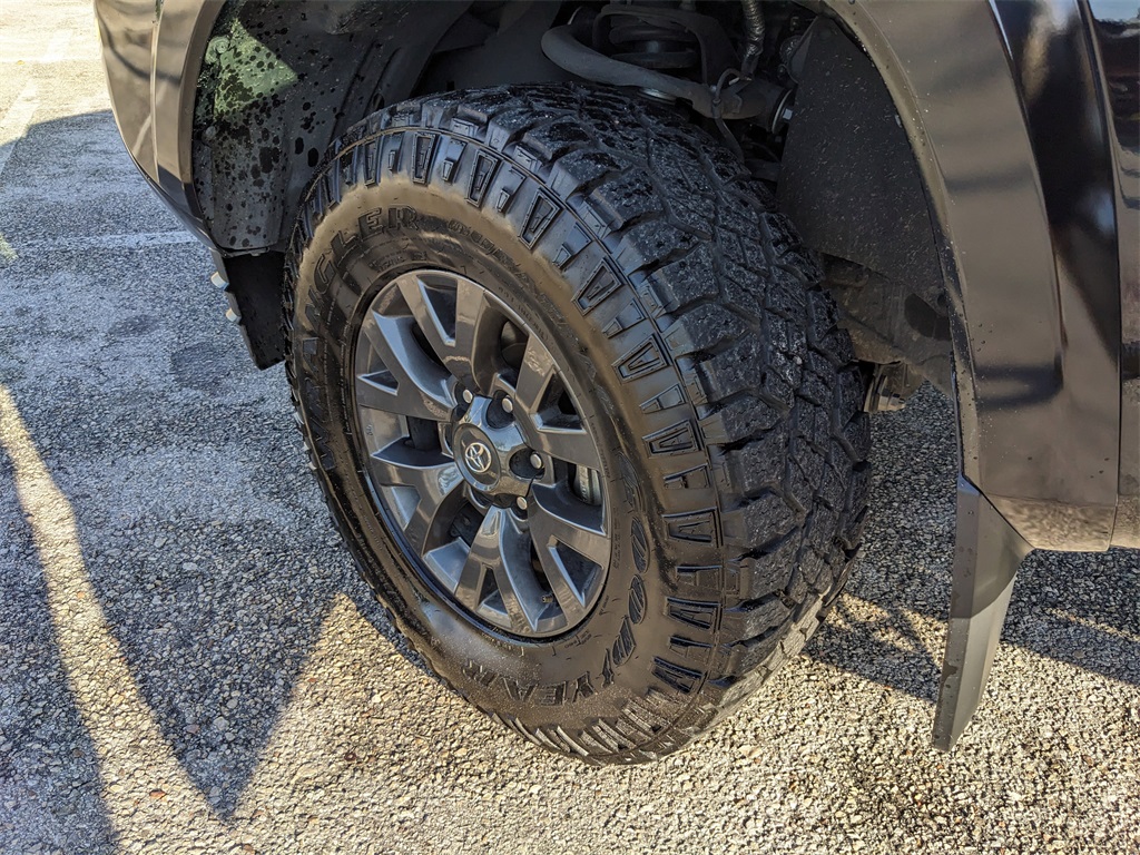Vehicle image 10 of 36