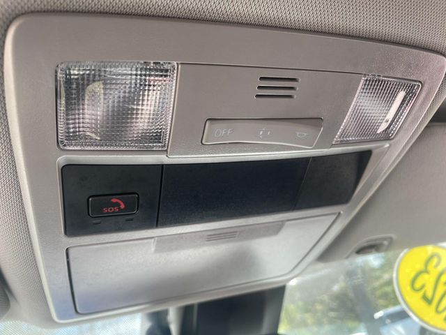 Vehicle image 28 of 35