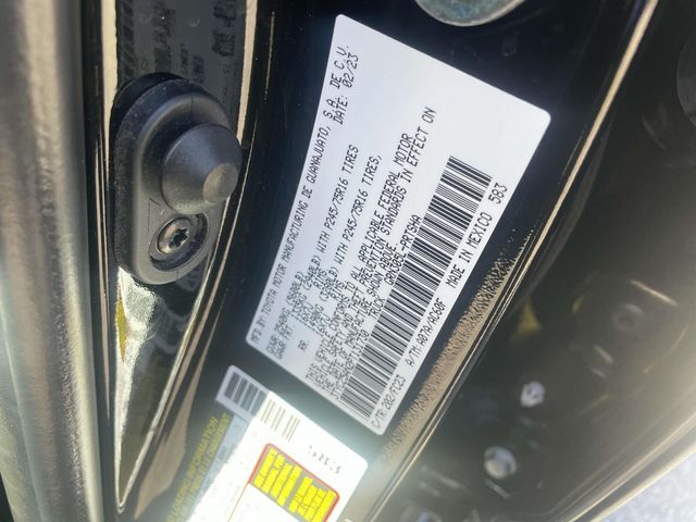 Vehicle image 21 of 35