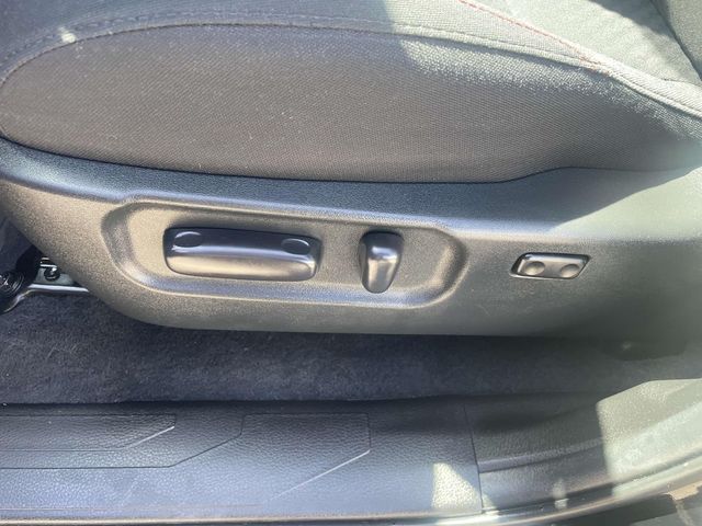 Vehicle image 20 of 35