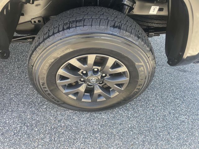 Vehicle image 13 of 35