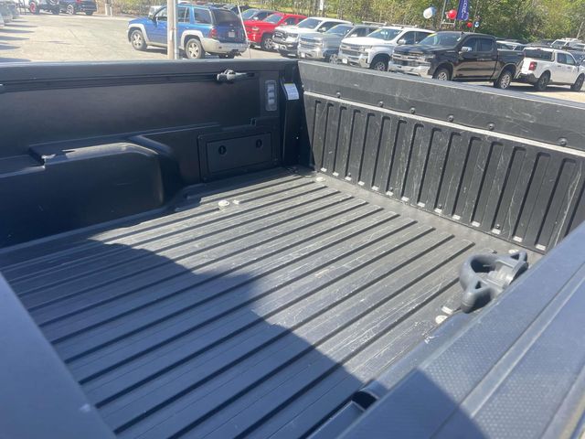 Vehicle image 14 of 35