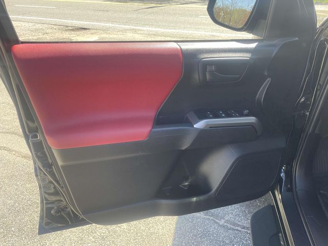 Vehicle image 18 of 35