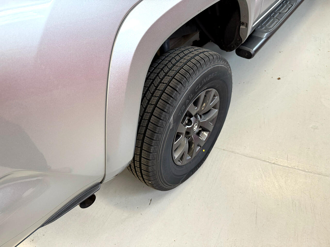Vehicle image 10 of 51