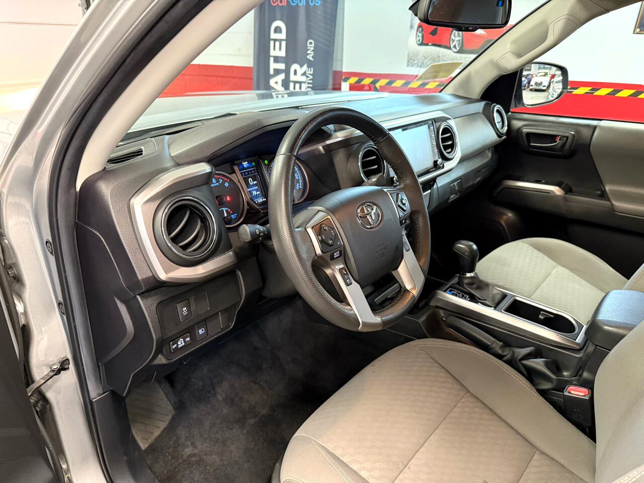 Vehicle image 25 of 51