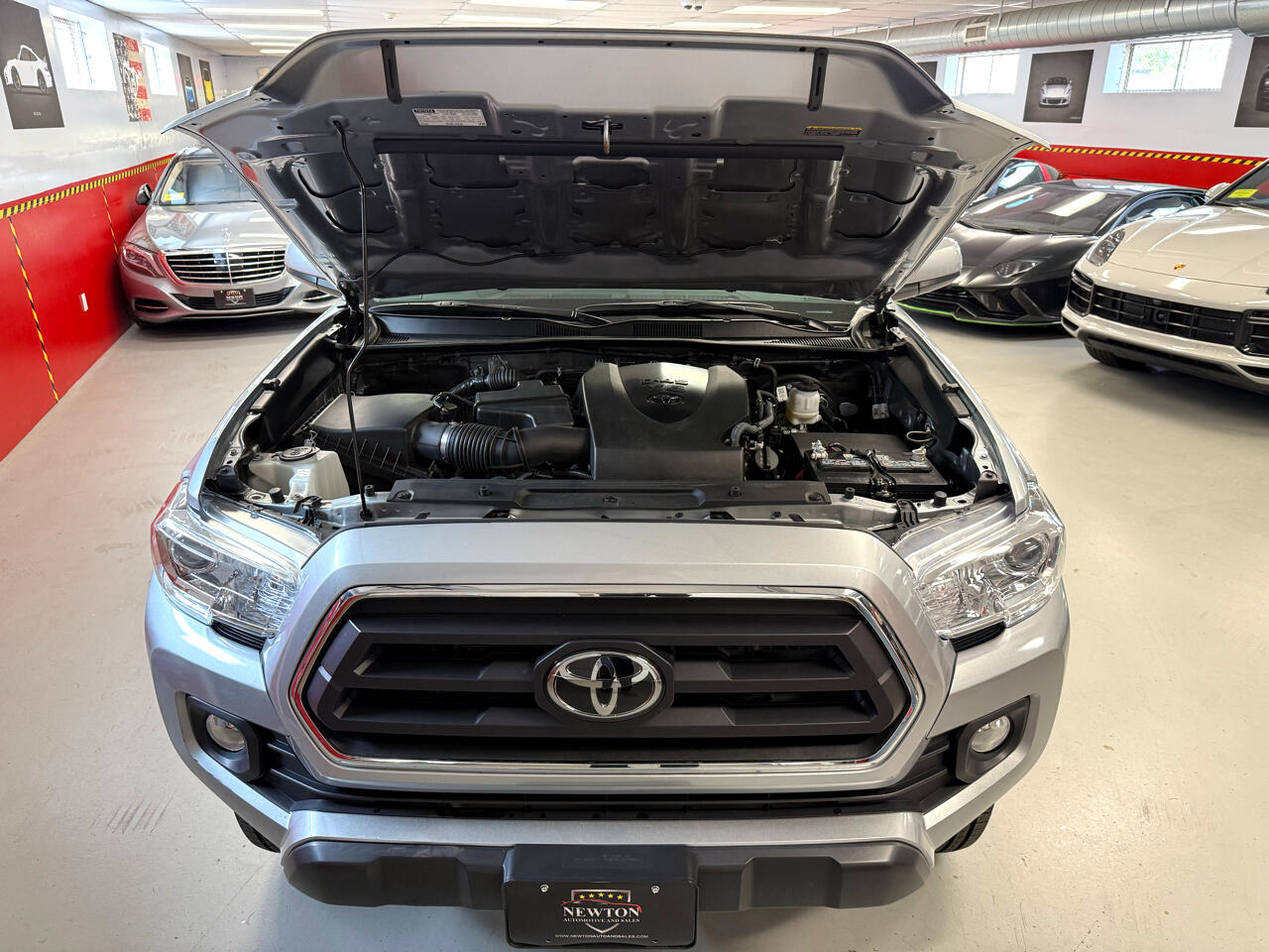 Vehicle image 21 of 51
