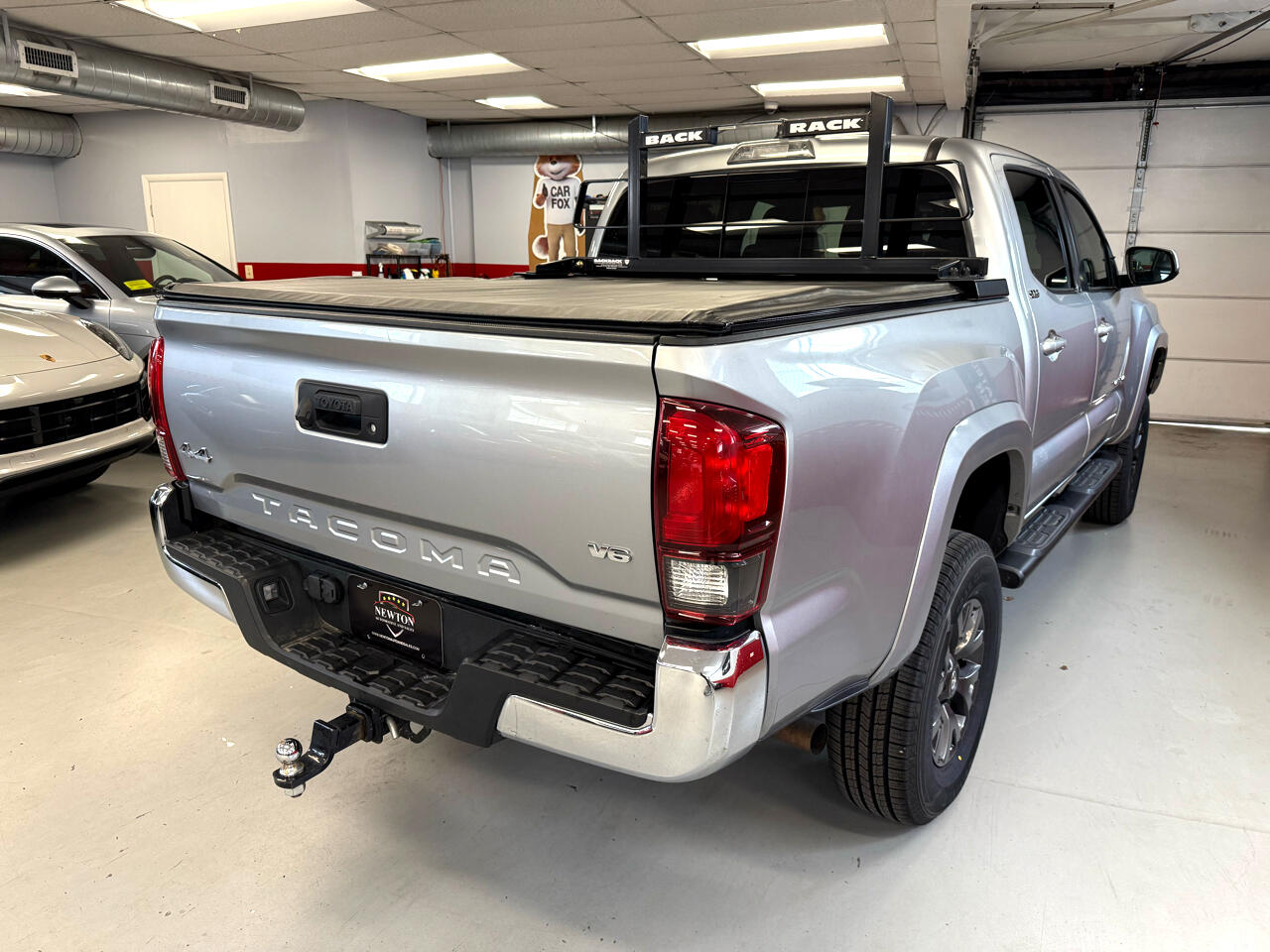 Vehicle image 9 of 51