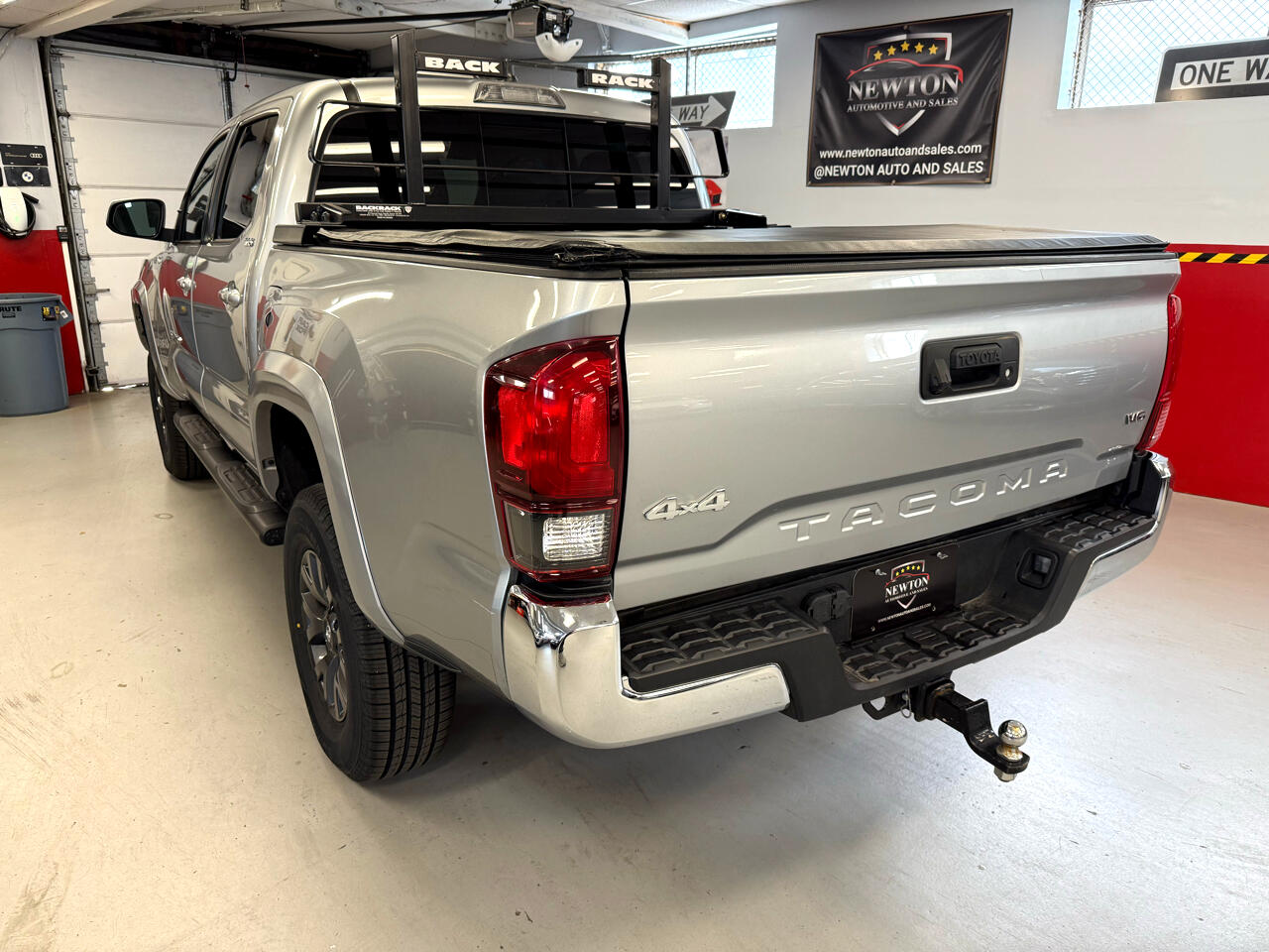 Vehicle image 8 of 51