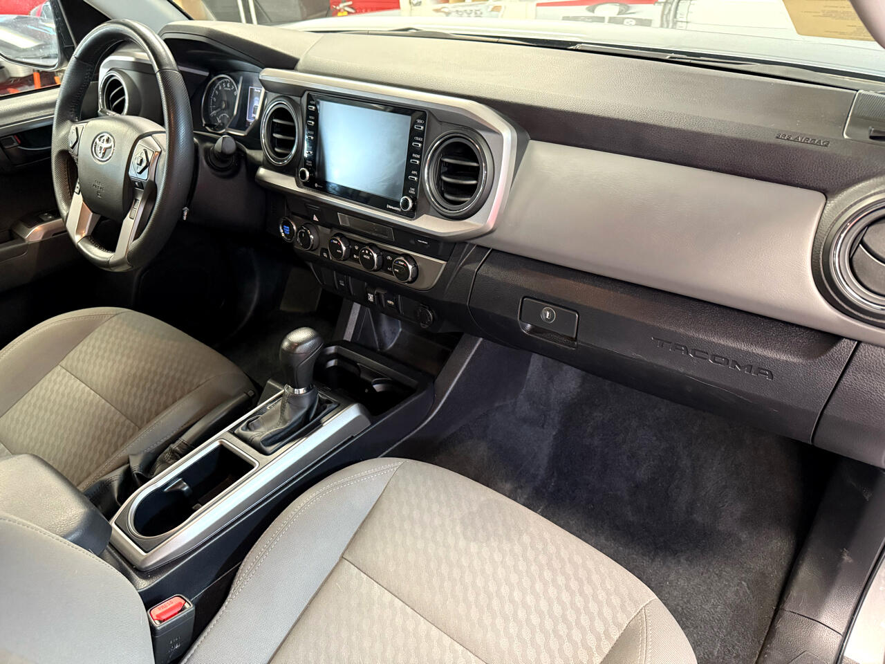 Vehicle image 34 of 51