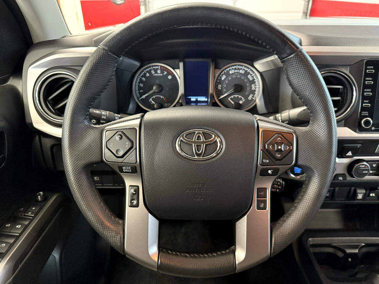 Vehicle image 40 of 51