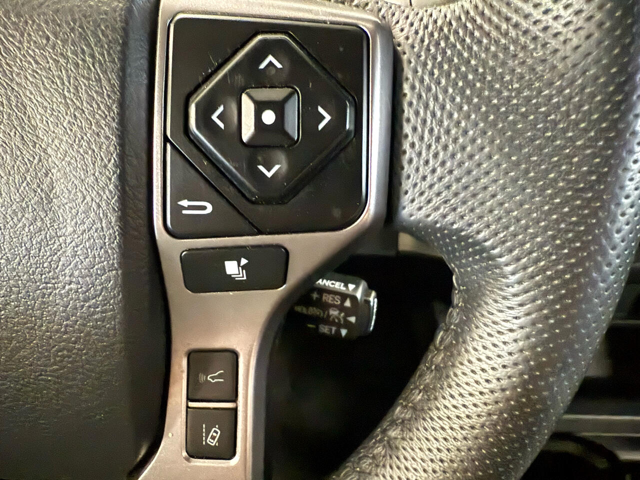Vehicle image 41 of 51