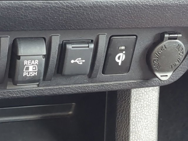 Vehicle image 18 of 26