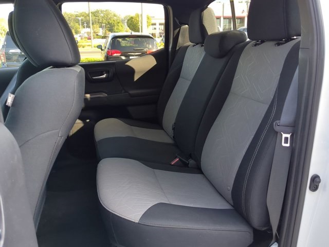 Vehicle image 10 of 26