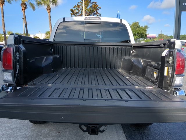 Vehicle image 9 of 26