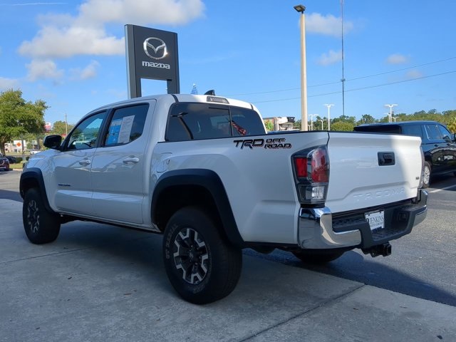 Vehicle image 13 of 26