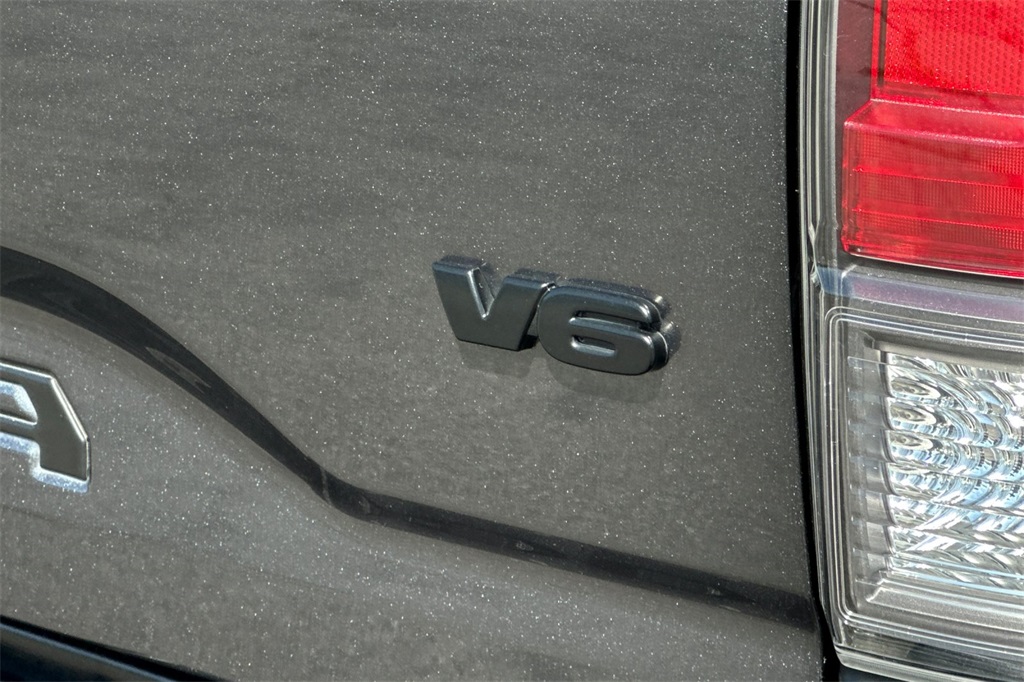 Vehicle image 27 of 31