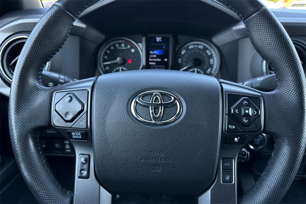 Vehicle image 16 of 31