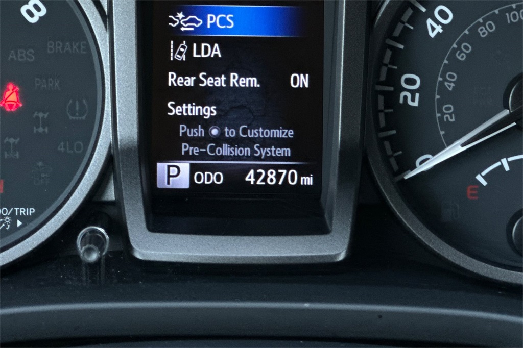 Vehicle image 18 of 31