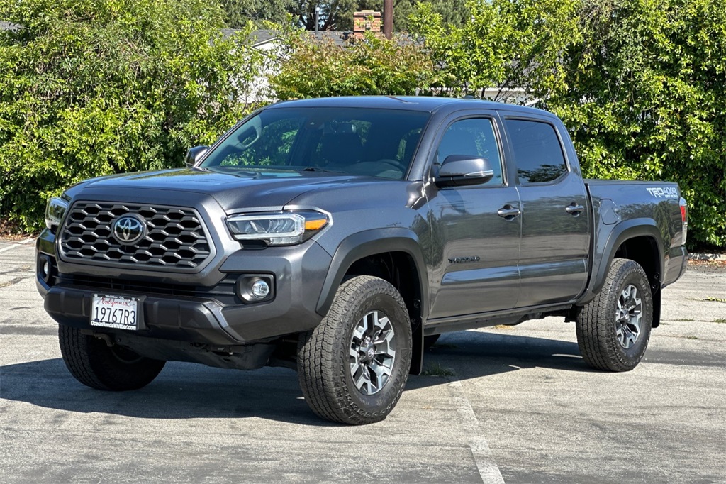 Vehicle image 2 of 31