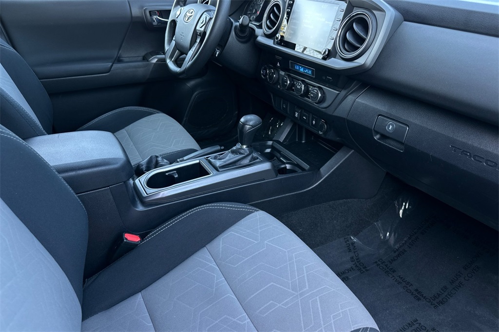 Vehicle image 23 of 31