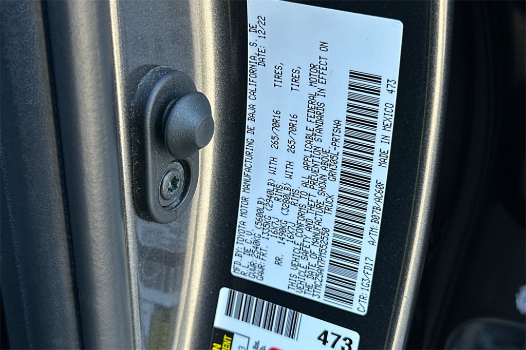 Vehicle image 28 of 31