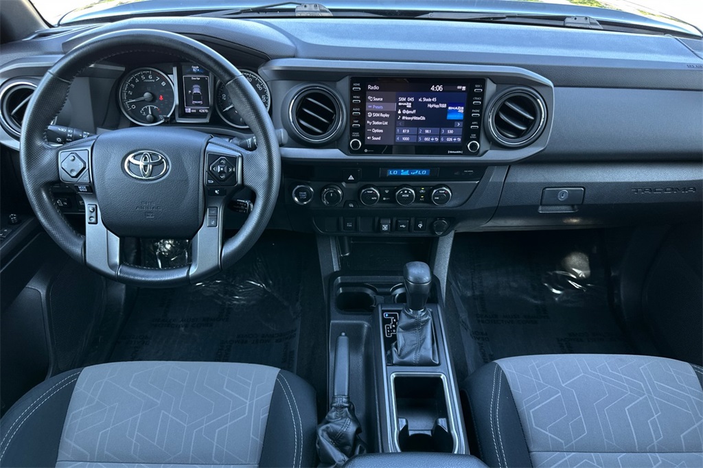 Vehicle image 14 of 31