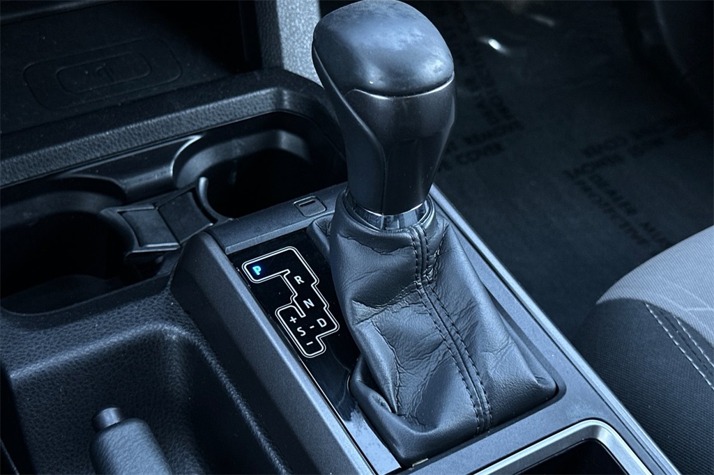 Vehicle image 22 of 31