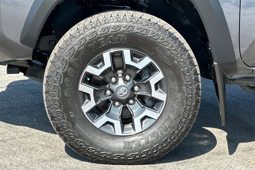 Vehicle image 11 of 31