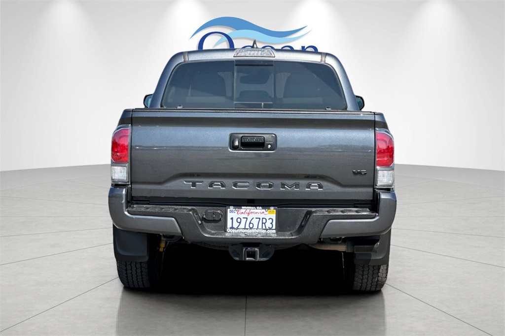 Vehicle image 8 of 31