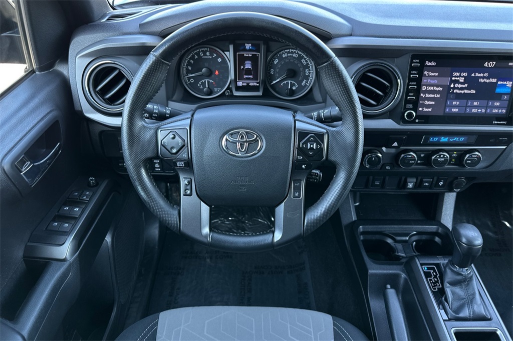 Vehicle image 15 of 31