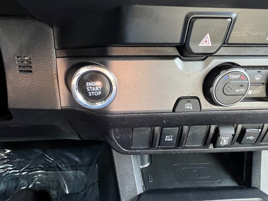 Vehicle image 26 of 28