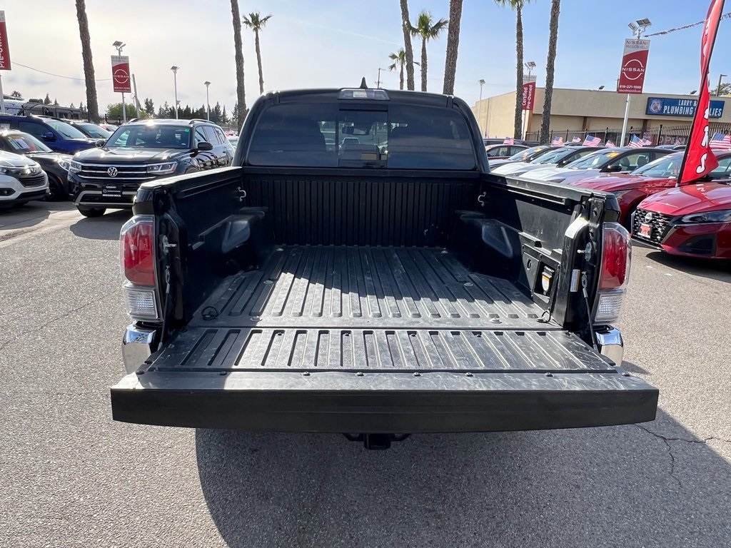 Vehicle image 16 of 28
