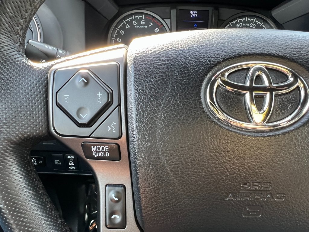 Vehicle image 21 of 28
