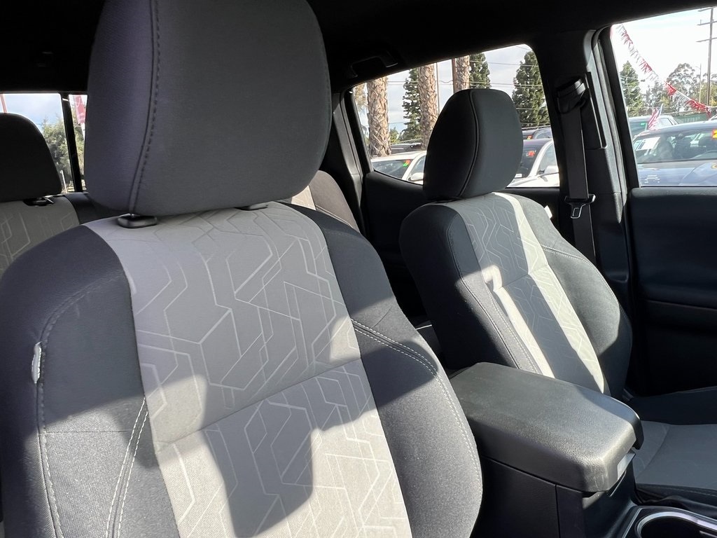 Vehicle image 12 of 28