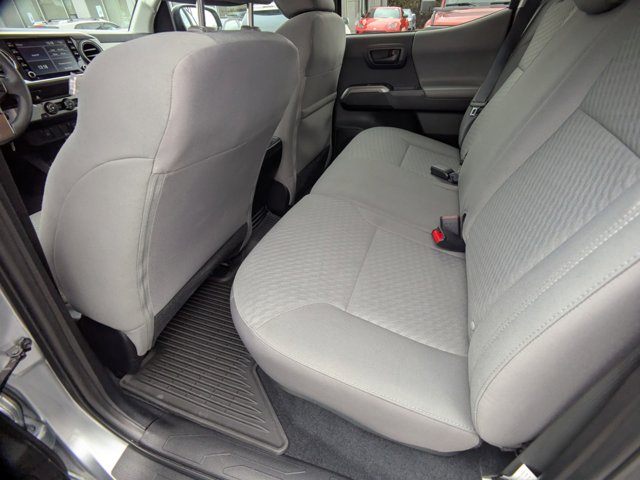Vehicle image 14 of 30