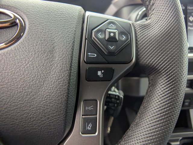 Vehicle image 25 of 30